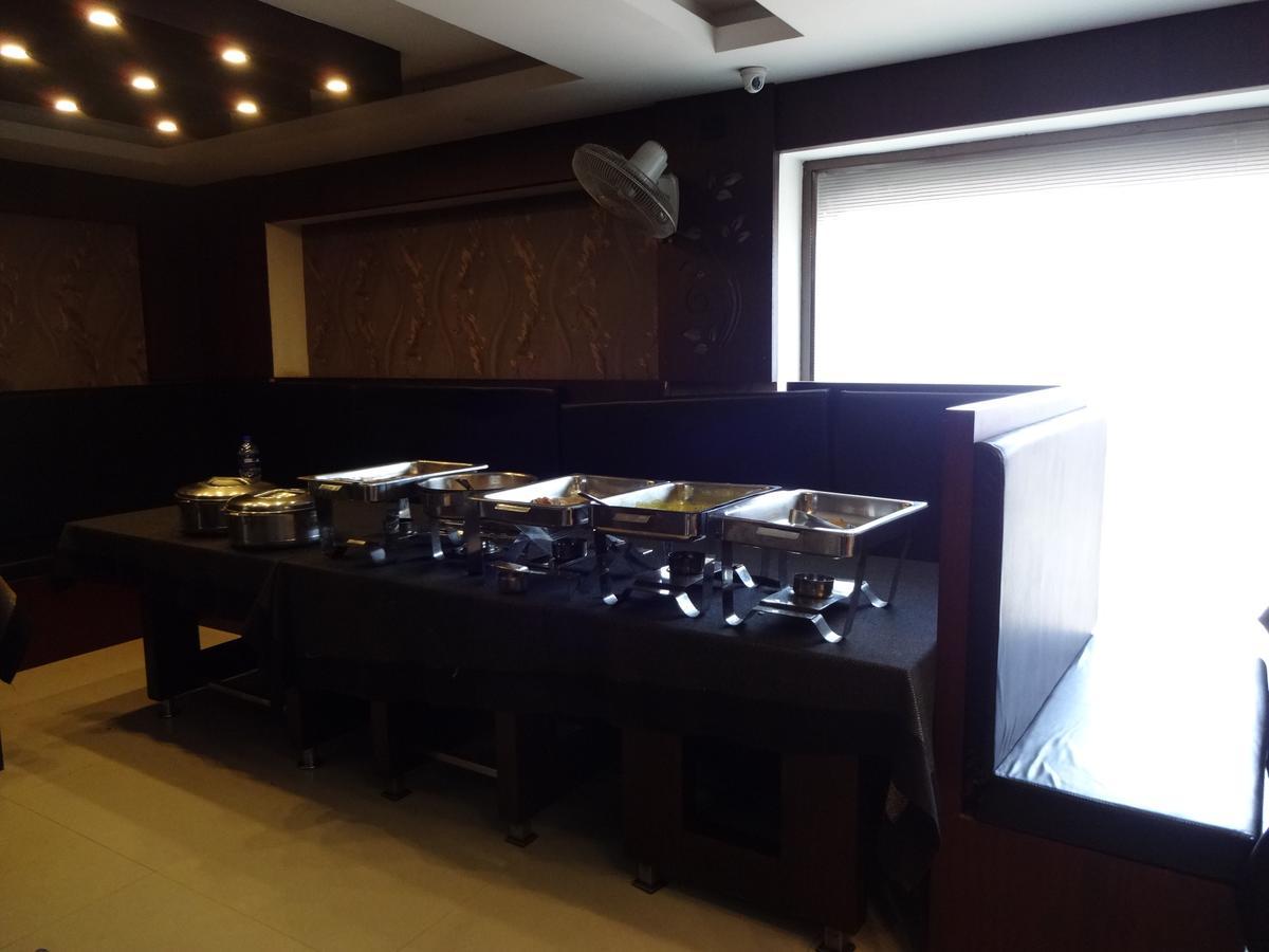 Alappuzha Hotel A J Park מראה חיצוני תמונה
